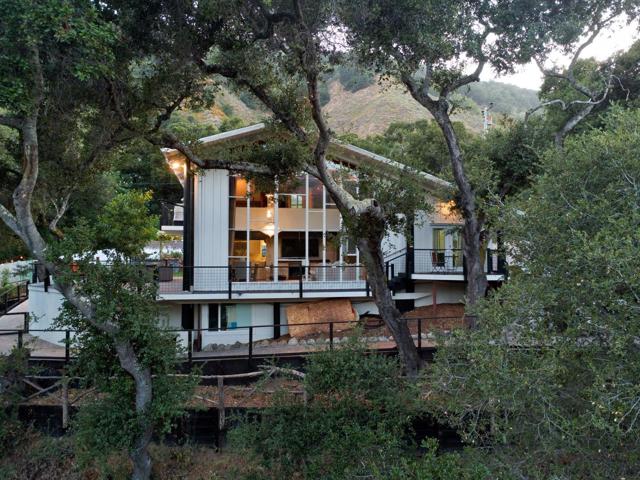 81 E Garzas Road, Carmel Valley CA: https://media.crmls.org/mediaz/e86d7b55-3807-40d2-a466-9d19d0183366.jpg