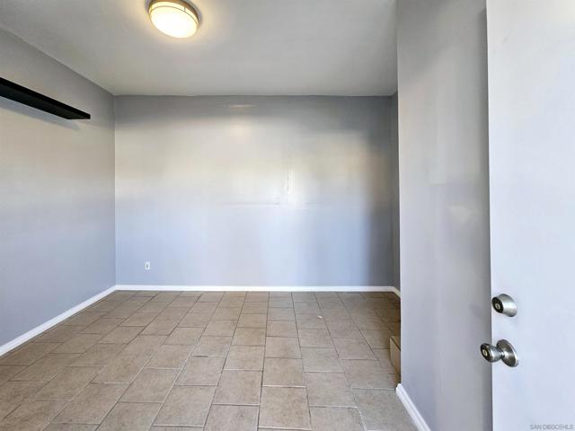 425 E 16Th St, National City CA: https://media.crmls.org/mediaz/e86da7f1-fb25-4ace-a62d-819c346caf52.jpg