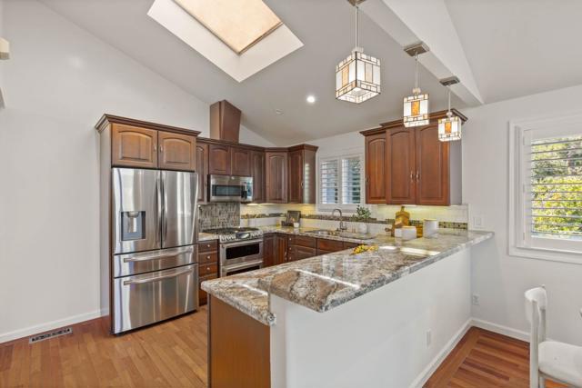 875 Sunset Drive, San Carlos CA: https://media.crmls.org/mediaz/e86e0f7f-1393-4ab2-bfbe-fc498f3ea899.jpg