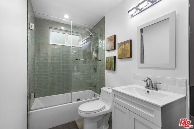 1788 N Orange Grove Avenue, Los Angeles CA: https://media.crmls.org/mediaz/e86e54fd-7ccb-4b3c-93ed-663da9ed98c2.jpg