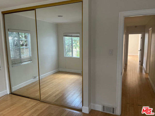 101 N La Peer Drive, Los Angeles CA: https://media.crmls.org/mediaz/e86fd5be-b877-4f94-9db8-36f89a5d4374.jpg