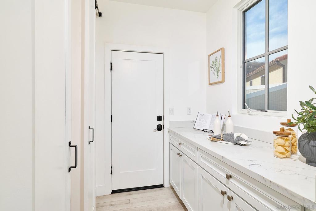 MLS #250043940SD image #10