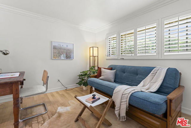 4701 Dunman Avenue, Woodland Hills CA: https://media.crmls.org/mediaz/e871b0bf-4a75-478c-b1fc-6879f7add9a6.jpg