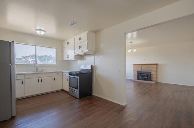 3114 Flower Circle, Marina CA: https://media.crmls.org/mediaz/e8720847-1604-41bb-8abf-b133f0209a28.jpg