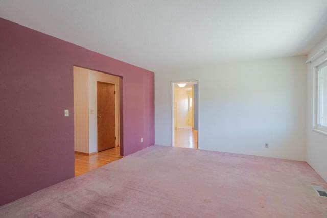 170 Del Mar Drive, Salinas CA: https://media.crmls.org/mediaz/e8728f97-bfc1-4945-8a0c-0008d0ab9faf.jpg