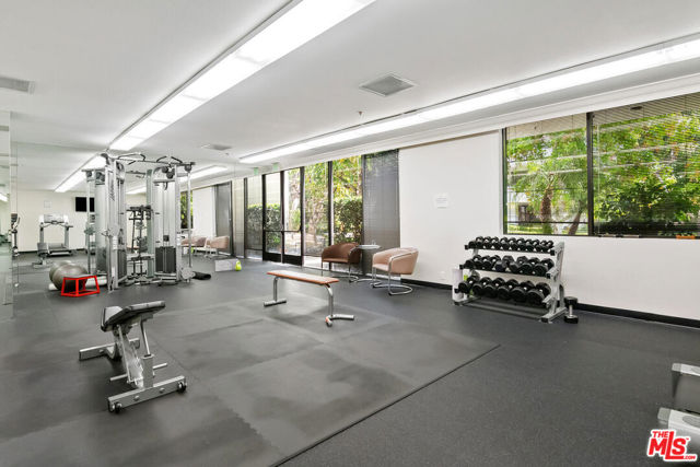 2131 Century Park Lane, Los Angeles CA: https://media.crmls.org/mediaz/e872a6a6-fd96-456e-b54a-8c1687d5951e.jpg