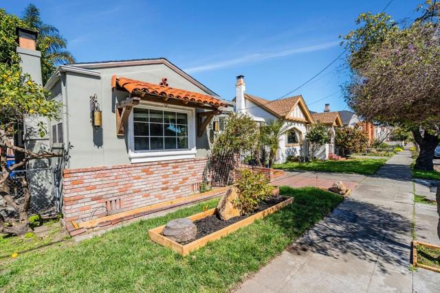 284 Garcia Avenue, San Leandro CA: https://media.crmls.org/mediaz/e872dd16-2d5d-435d-ab93-04259b676e2f.jpg
