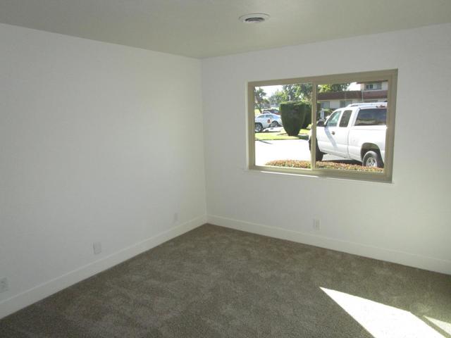 25 Villa Pacheco Court, Hollister CA: https://media.crmls.org/mediaz/e872fd59-b40d-4ead-b6d0-7d14318c57bd.jpg