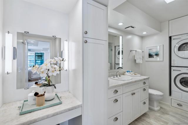 1810 Avenida Del Mundo, Coronado CA: https://media.crmls.org/mediaz/e8732348-cdbc-4d98-a304-ece7e038280e.jpg