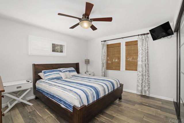 393 Date Avenue, Carlsbad CA: https://media.crmls.org/mediaz/e87392c3-f60b-438d-8e6a-87ff58365938.jpg
