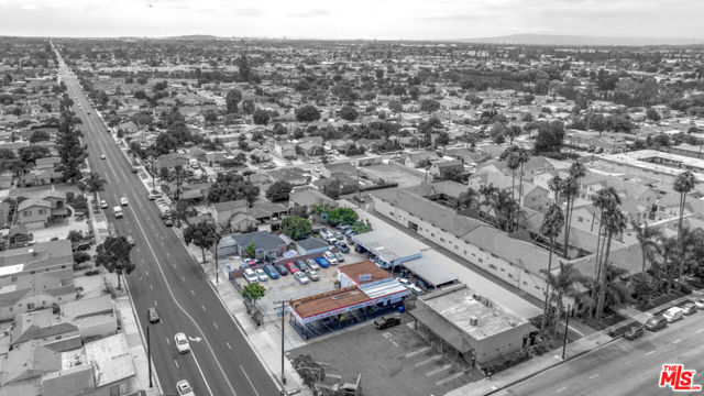 15111 Clark Avenue, Bellflower CA: https://media.crmls.org/mediaz/e874be31-29d3-44e4-866e-49b8b30d4aa3.jpg