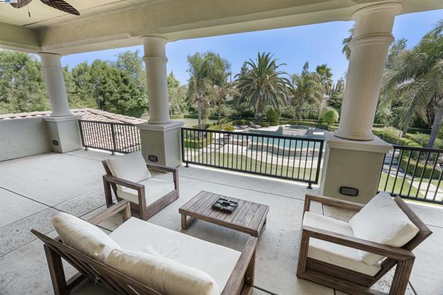 8324 Waterwell Way, Tracy CA: https://media.crmls.org/mediaz/e8750d5c-ca3e-49c5-8a02-7f295fae2fb8.jpg