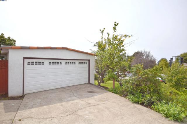 22813 2Nd St, Hayward CA: https://media.crmls.org/mediaz/e875ca36-ced1-4c8f-9dcd-f45a31277e9d.jpg