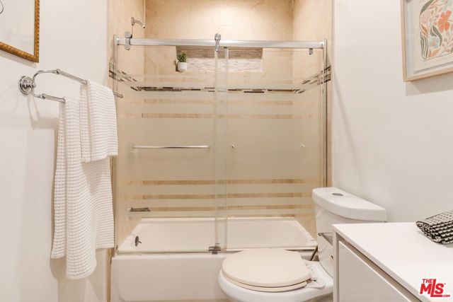 4427 Alumni Avenue, Los Angeles CA: https://media.crmls.org/mediaz/e875ce8a-740f-471d-bcf1-8557da2a3182.jpg