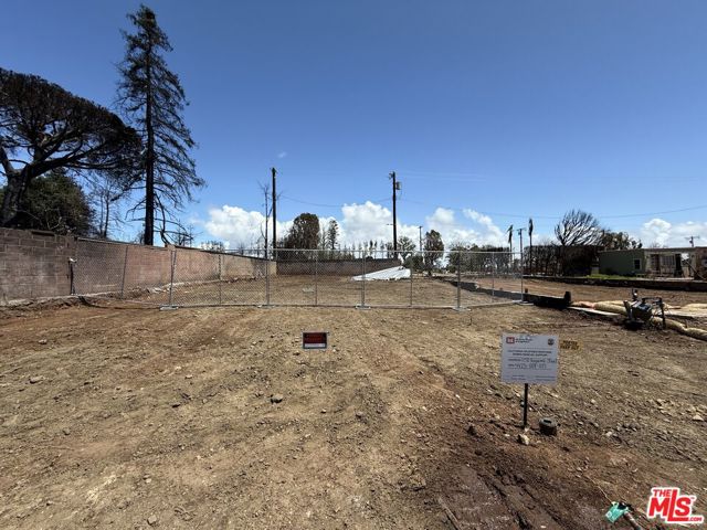 1150 Kagawa Street, Pacific Palisades CA: https://media.crmls.org/mediaz/e876243d-bf49-4958-aa0a-a92d18828442.jpg