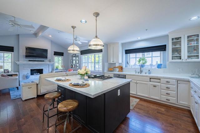 25547 Meadowview Circle,  CA: https://media.crmls.org/mediaz/e8764238-87b5-448b-9b91-3f0cfa178543.jpg