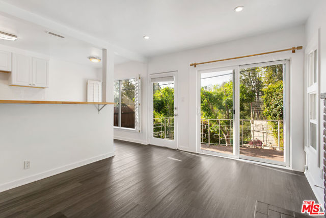 6915 Paseo Del Serra, Los Angeles CA: https://media.crmls.org/mediaz/e8768dd1-0791-44ac-bf6b-5e36840823d7.jpg