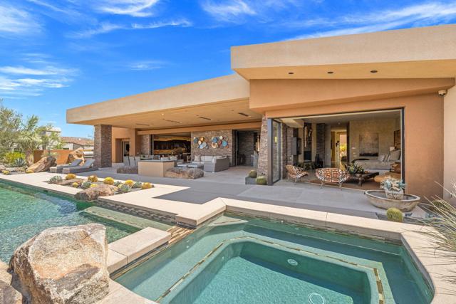 50741 Desert Arroyo Trail, Indian Wells CA: https://media.crmls.org/mediaz/e8769455-ebf5-4dcc-9555-8846322049cc.jpg