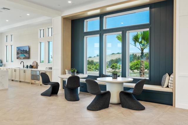 Detail Gallery Image 6 of 64 For 2075 Paseo Belluno #1,  Chula Vista,  CA 91913 - 3 Beds | 2/1 Baths