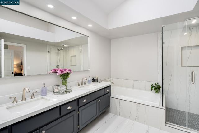 2060 Canyon Crest Ave, San Ramon CA: https://media.crmls.org/mediaz/e87887de-aa89-4fbd-a235-e950b4be160e.jpg