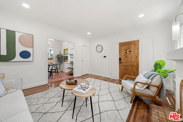 2939 Redondo Boulevard, Los Angeles CA: https://media.crmls.org/mediaz/e8796a6e-9563-4038-bc7c-b9a67a72bdce.jpg