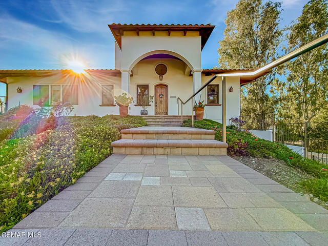 4255 Saddlecrest Lane, Westlake Village CA: https://media.crmls.org/mediaz/e8797ce5-468f-4e08-b70d-774824fdac08.jpg