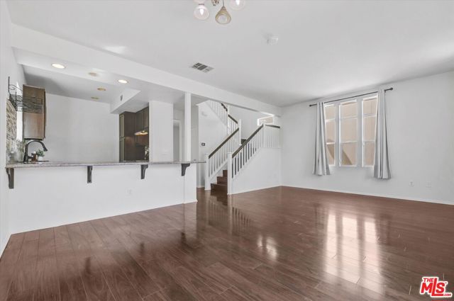 2279 Santa Ana Boulevard, Los Angeles CA: https://media.crmls.org/mediaz/e87a3431-8f23-4c27-9626-754727024a86.jpg