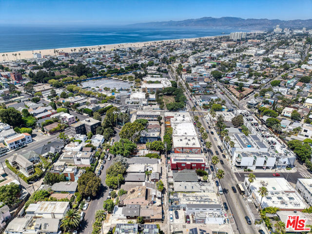 1141 Cabrillo Avenue, Venice CA: https://media.crmls.org/mediaz/e87a6995-065b-4f5b-864b-1c76fa094bf9.jpg