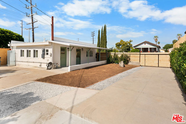 2900 Asbury Street, Los Angeles CA: https://media.crmls.org/mediaz/e87b10e3-06bb-4e80-96cc-6f87c7d2e3ac.jpg