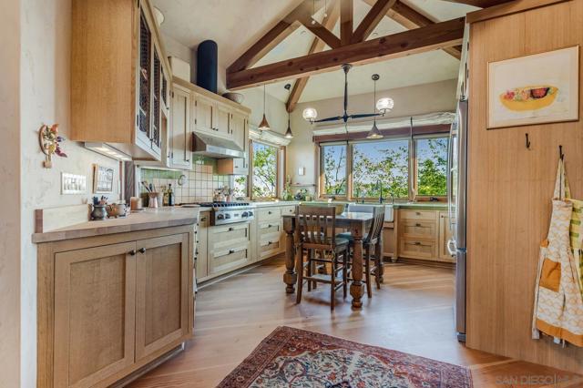 35750 Mountain Circle Drive, Julian CA: https://media.crmls.org/mediaz/e87b94c1-cd4c-44de-badb-827eebc46c10.jpg