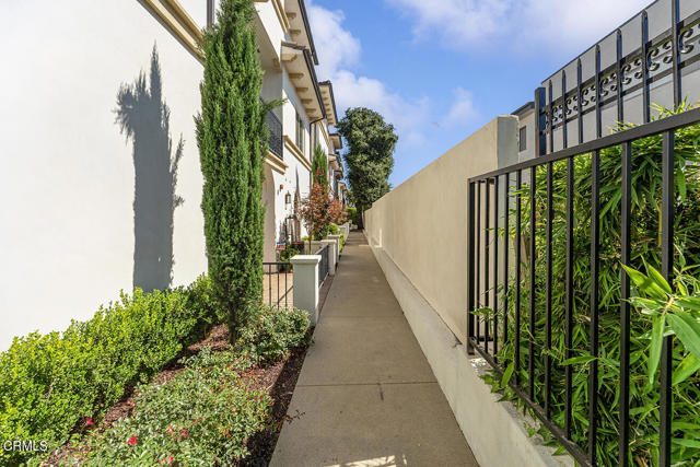 418 Fairview Avenue, Arcadia CA: https://media.crmls.org/mediaz/e87bb5b1-2107-49bc-b989-aed48953775d.jpg