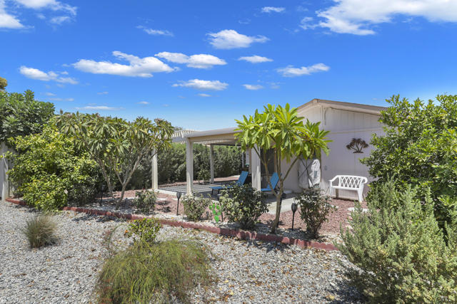 47867 Los Amigos Court, Indio CA: https://media.crmls.org/mediaz/e87c0793-cf01-4b22-b659-eaaff23dded7.jpg