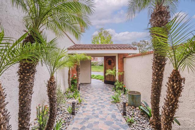8206 Caminito Lacayo, La Jolla CA: https://media.crmls.org/mediaz/e87c7e3e-22ed-4e83-9b13-d5fa1c8a54fb.jpg