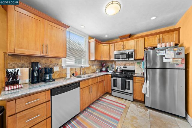 Image 14 of 46 For 2427 35th Ave