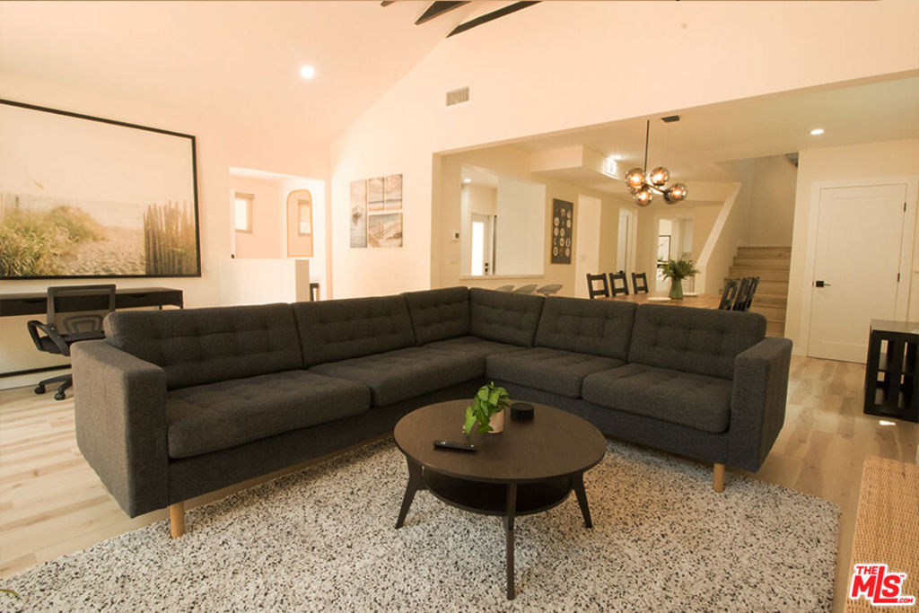 9042 Phyllis Avenue #A