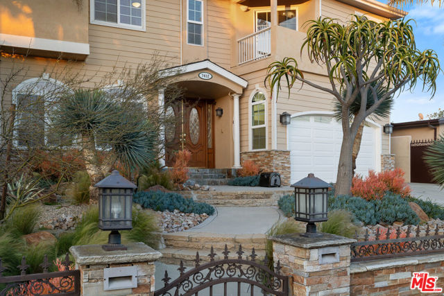 7412 Denrock Avenue, Los Angeles CA: https://media.crmls.org/mediaz/e87cac8e-39f0-48ab-b2fa-fb3e1a3e3753.jpg