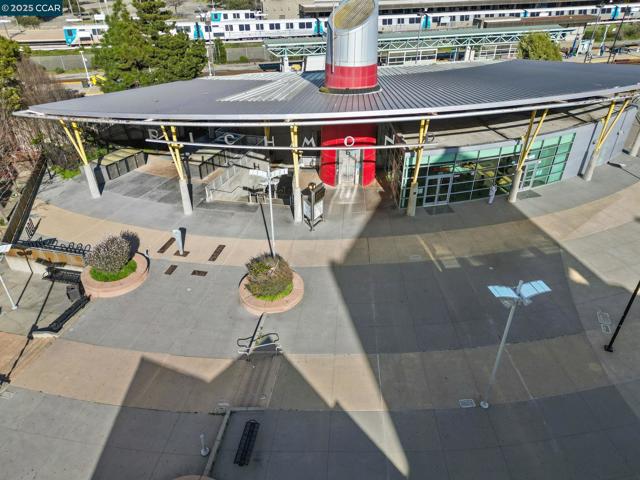 1627 Livingston Ln, Richmond CA: https://media.crmls.org/mediaz/e87d34a5-6bc5-43ee-b395-1f5d82668676.jpg