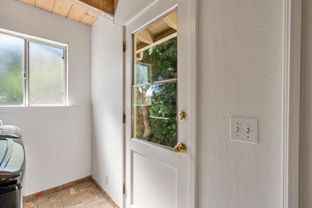 50 Florence Court, Hollister CA: https://media.crmls.org/mediaz/e87d9b57-262c-4713-8b0c-dfcee8b1feca.jpg