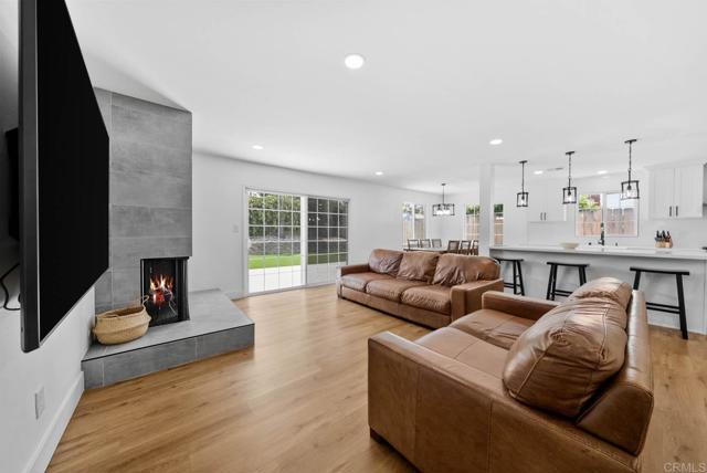 Detail Gallery Image 3 of 65 For 6461 Beaver Lake Ct, San Diego,  CA 92119 - 3 Beds | 2 Baths