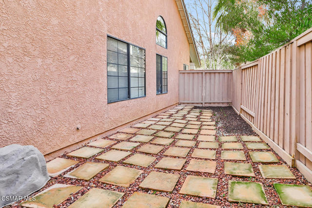 26914 Deerweed Trail, Calabasas CA: https://media.crmls.org/mediaz/e87f3d84-4d37-4996-a73f-e933d125e333.jpg