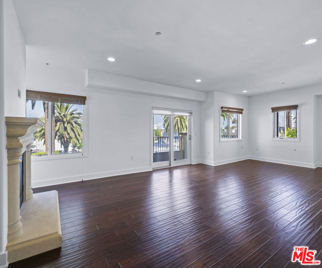 155 N Hamilton Drive, Beverly Hills CA: https://media.crmls.org/mediaz/e87fafbc-1a13-48e1-9809-2a4a77382d7f.jpg
