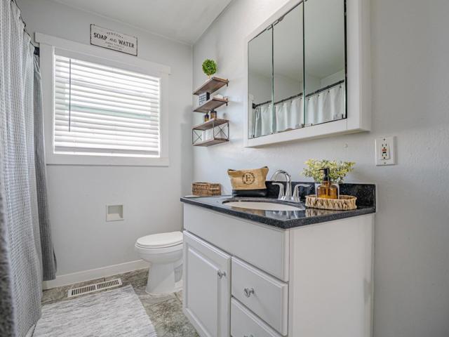 27 Burchell Avenue, Freedom CA: https://media.crmls.org/mediaz/e87fc67d-08cc-41b6-8241-6d61cd26dcea.jpg