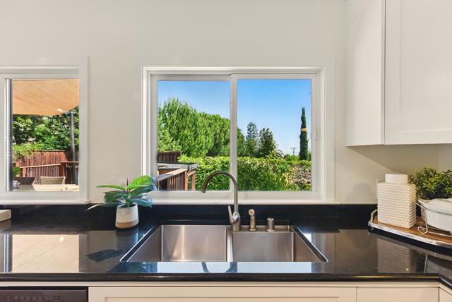 3996 Jefferson Avenue, Redwood City CA: https://media.crmls.org/mediaz/e8800280-5480-4100-8bfe-628c40a817af.jpg