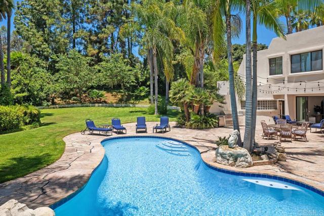1203 Caminito Graciela, Encinitas CA: https://media.crmls.org/mediaz/e88044f0-8d5f-452f-a1b7-f6f653ae6cfc.jpg