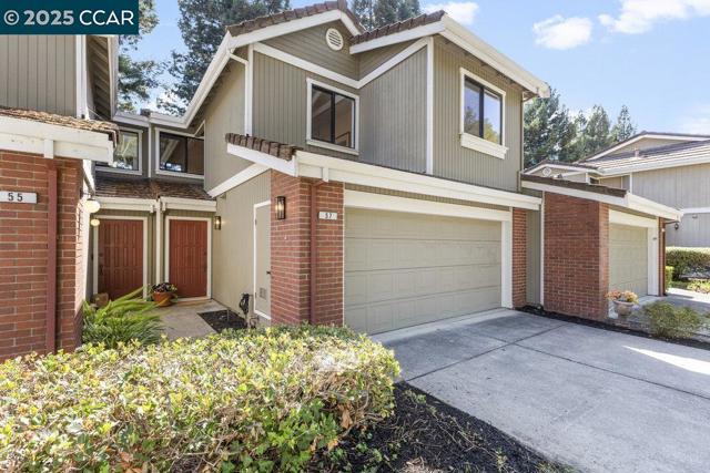 57 Glen Valley Cir, Danville CA: https://media.crmls.org/mediaz/e880a916-4fbe-4565-a389-c0f394d58cb5.jpg