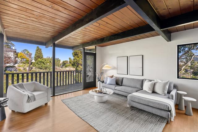 Detail Gallery Image 11 of 50 For 1004 W Walnut Ave., San Diego,  CA 92103 - 4 Beds | 3 Baths