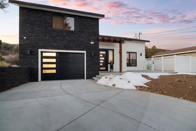 47145 Skyview Drive, Big Bear CA: https://media.crmls.org/mediaz/e88157fd-22af-4c51-b471-120a58909e96.jpg