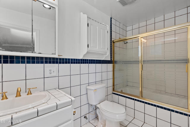 623 E Fairmount Road, Burbank CA: https://media.crmls.org/mediaz/e8817dc6-3c7d-4393-a283-bd1d4c87fe00.jpg