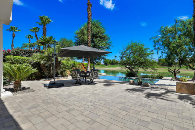79840 Rancho La Quinta Drive, La Quinta CA: https://media.crmls.org/mediaz/e881d9bc-a88d-4f47-a05d-61a118305167.jpg