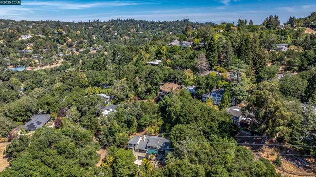 39 Mira Loma Rd, Orinda CA: https://media.crmls.org/mediaz/e882bcf1-3a09-4776-8143-04992de54842.jpg